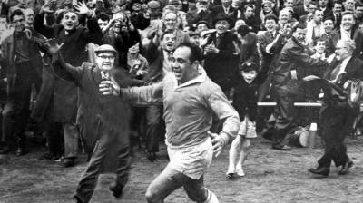 Sir Billy Boston becomes rugby league's first knight
